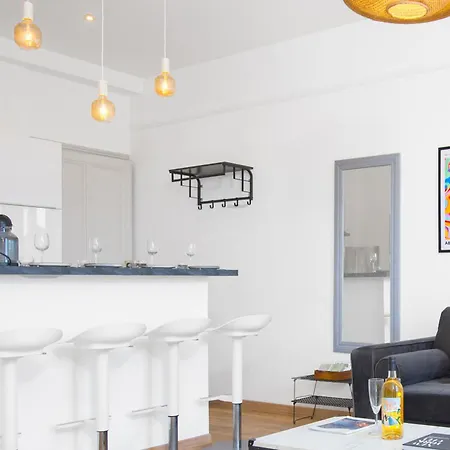 Confort Au Centre-ville Et Près De La * Menton