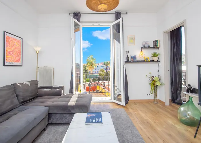 Confort Au Centre-ville Et Pres De La *