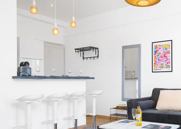 Confort Au Centre-ville Et Pres De La * 芒通