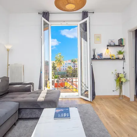 Confort Au Centre-ville Et Pres De La *