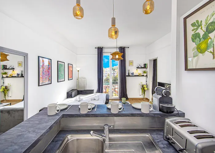 Confort Au Centre-ville Et Pres De La * Menton