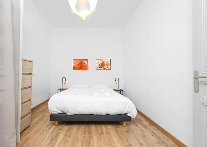 Confort Au Centre-ville Et Pres De La